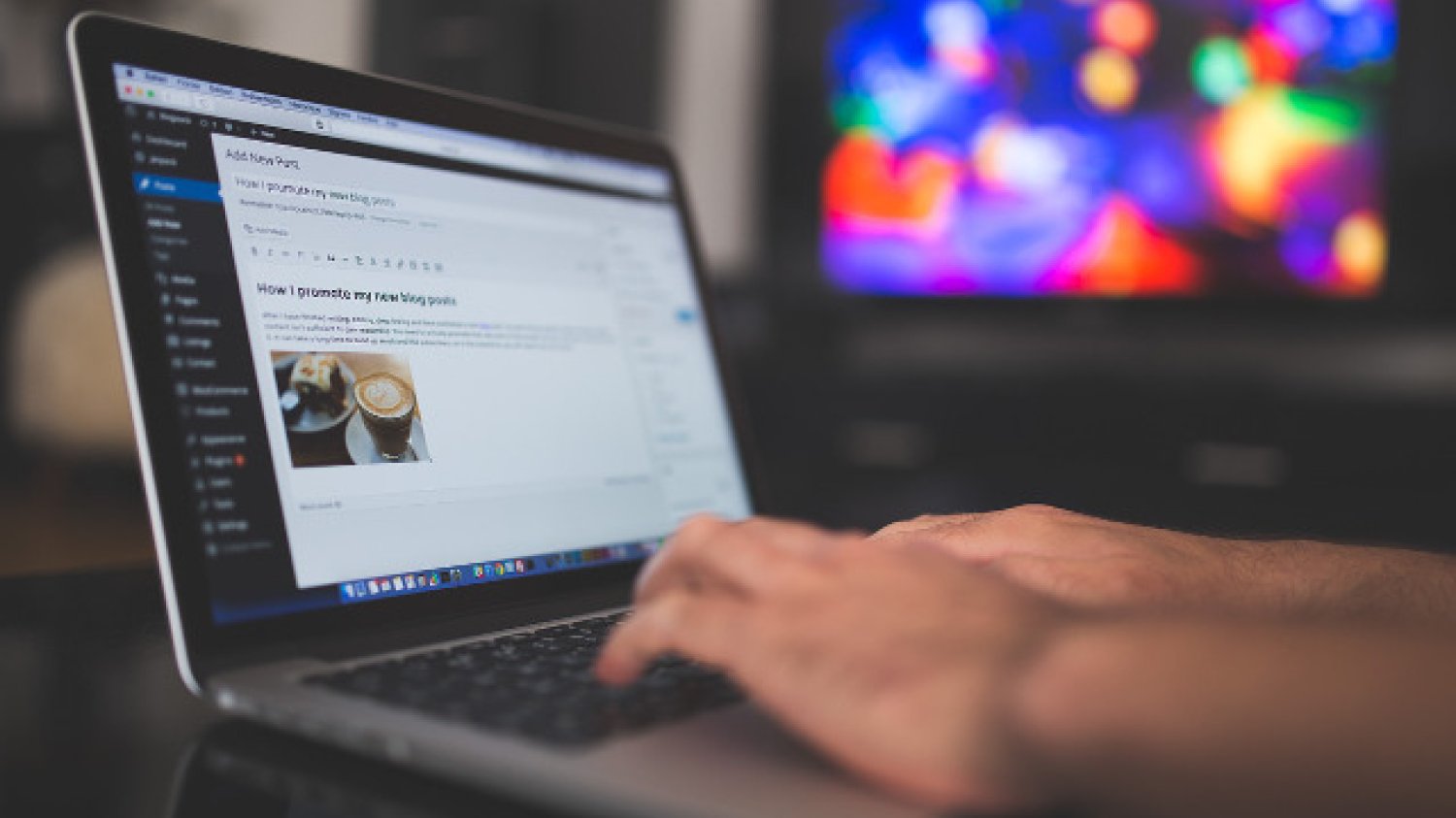 Fot. Pixabay / [url=https://pixabay.com/en/wordpress-blogging-writing-typing-923188/]StockSnap[/url] / [url=https://pixabay.com/service/terms/#usage]CC0 Public Domain[/url]