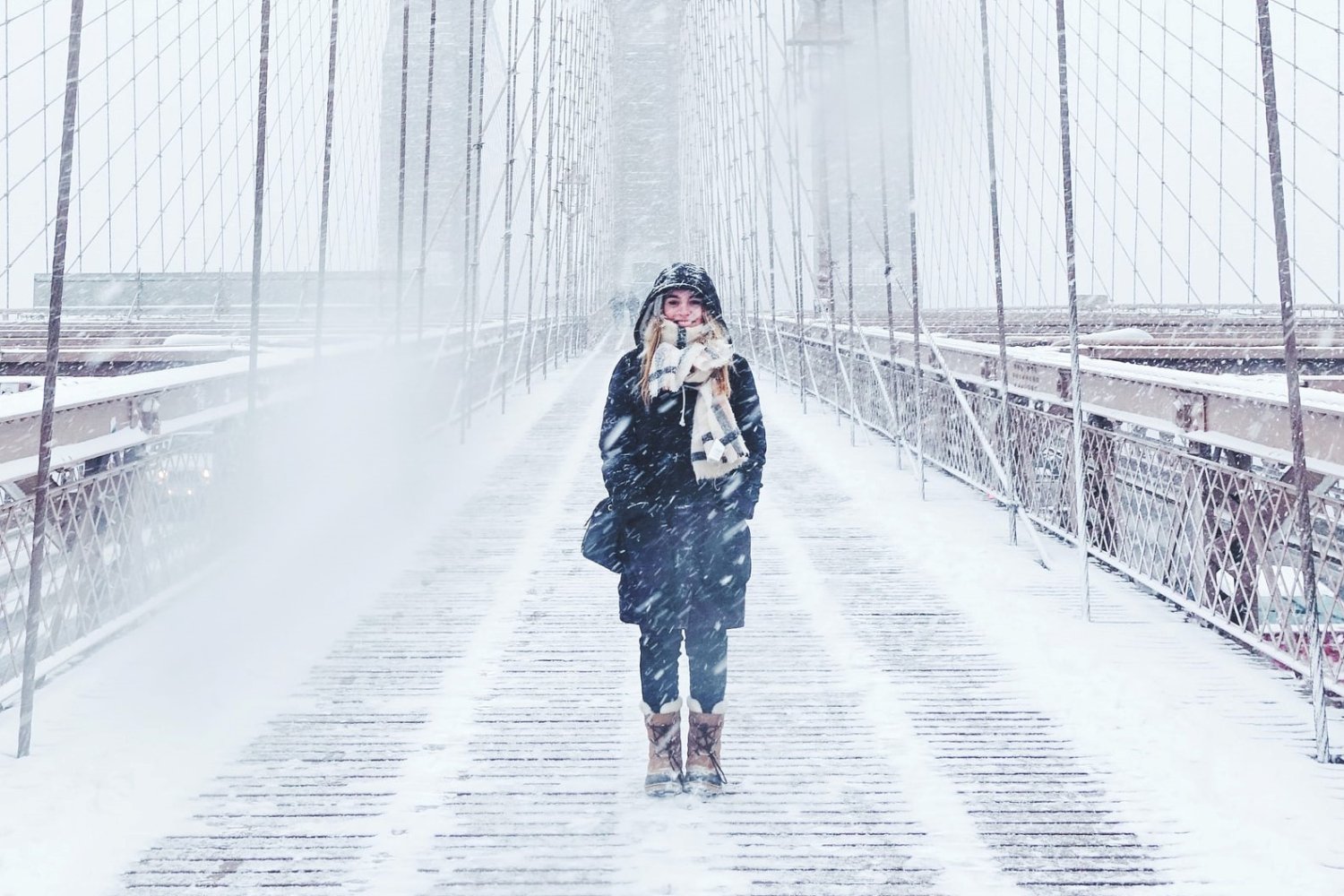 nastolatka idzie na imprezę, nastolatki w sylwestra, czy nastolatka może zostać sama na weekend, co na imprezach robią nastolatki, czy można wyjechać bez dziecka