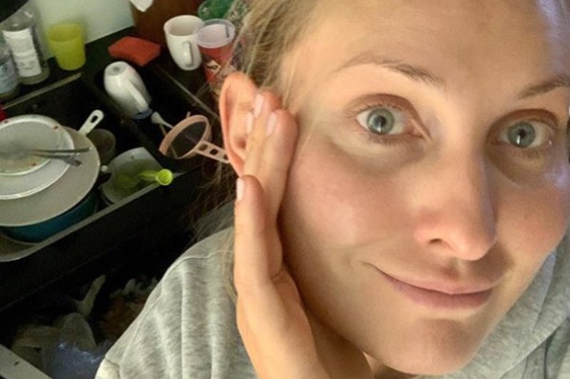 Joanna Moro wstawiła zdjęcie, jak karmi dziecko piersią. Niektórym internautom się to nie spodobało