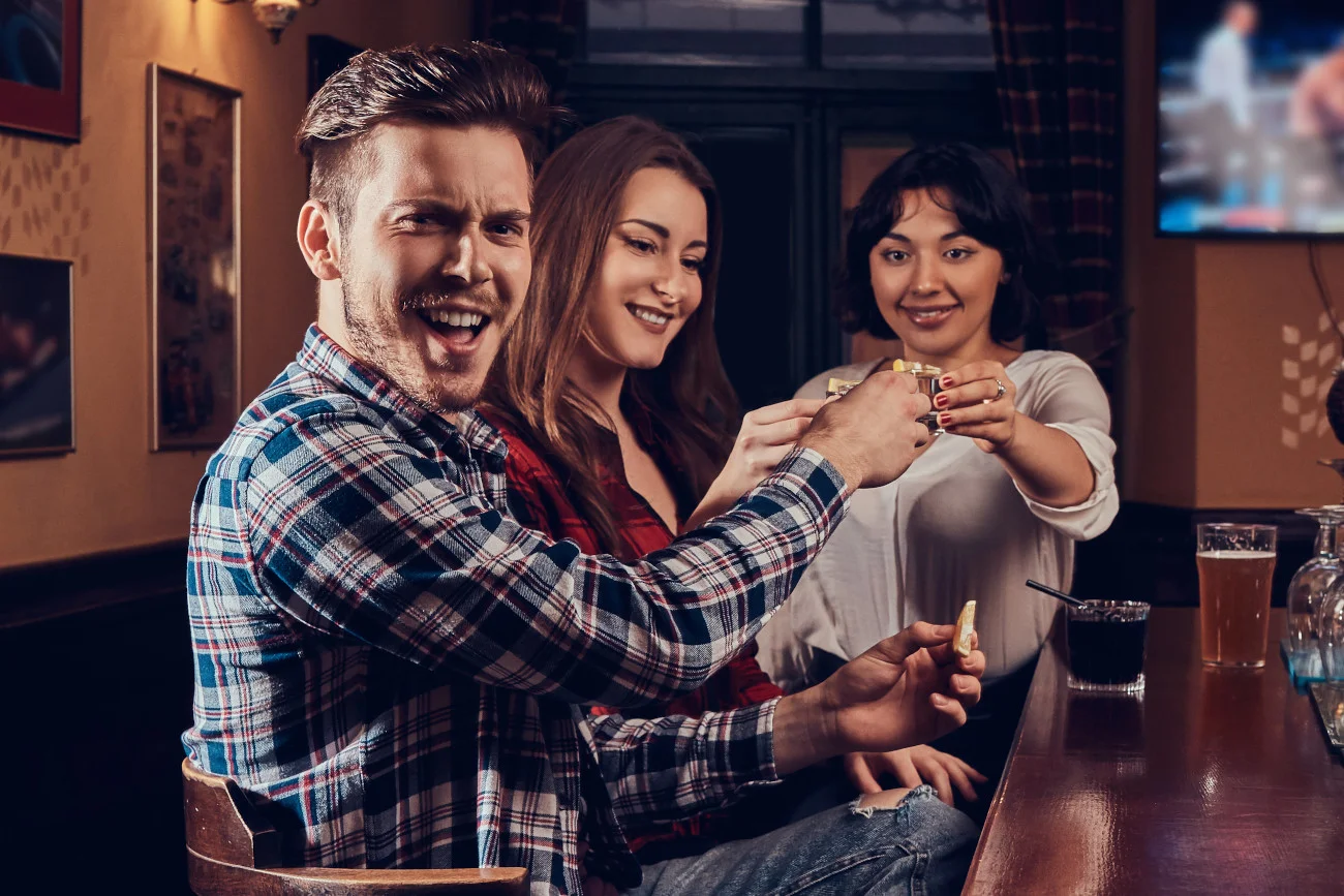 Co jeść do alkoholu? Wcale nie ciężko i tłusto