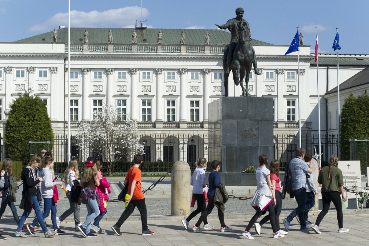 Uczniowie przyłapani w środku nocy. Wychowawca: "Szkolna wycieczka wymknęła się spod kontroli"