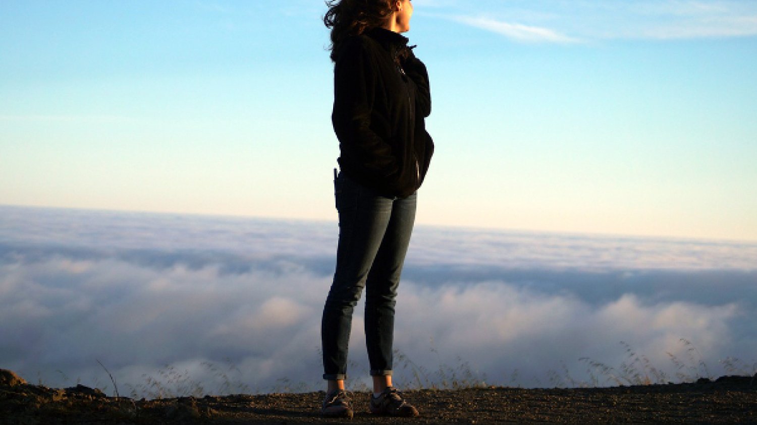 Fot. Pexels / [url=https://www.pexels.com/photo/woman-nature-hilltop-fresh-38109/]unsplash.com[/url]/[url=https://www.pexels.com/photo-license/]CC0 License[/url]