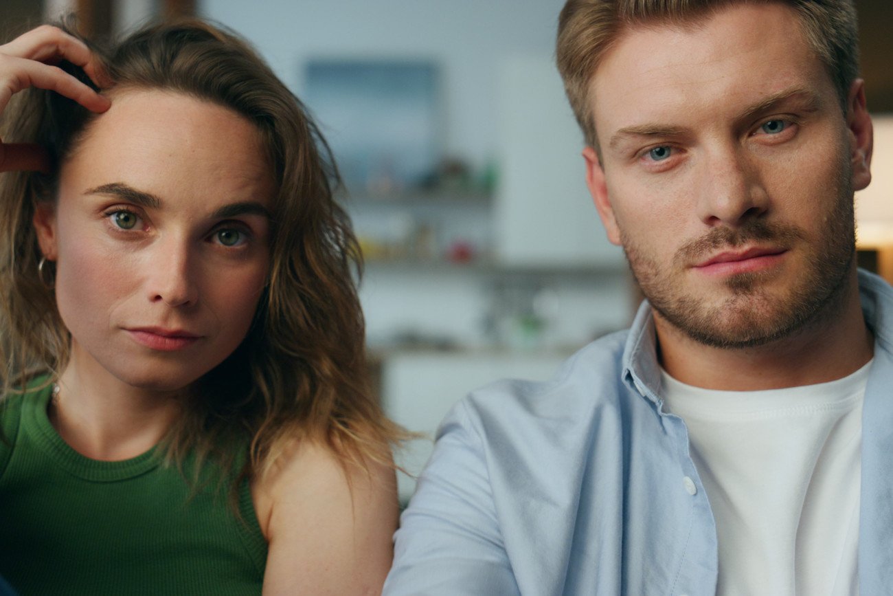 "Throning" rozwala związki od środka. Tu nie chodzi o miłość, tylko o coś innego