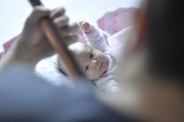 Fot. Pixabay / [url=https://pixabay.com/en/baby-human-adult-instrument-child-691098/]Unsplash[/url] / [url=https://pixabay.com/en/service/terms/#usage]CC0 Public Domain[/url]