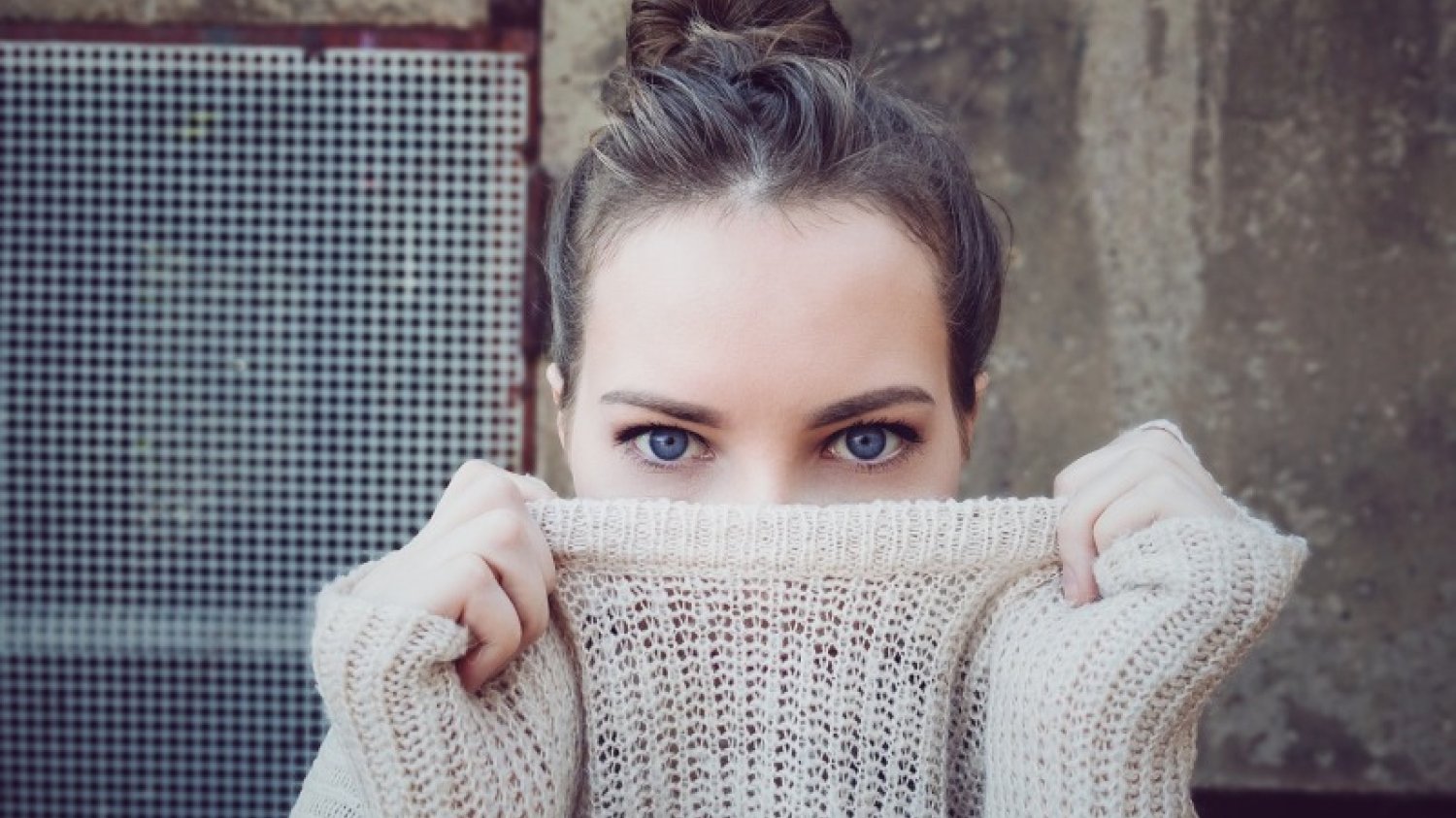 gryzący sweter