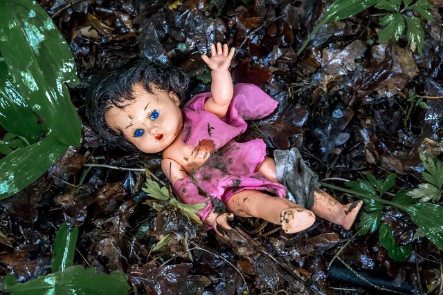 Zgwałcona dziewczynka wciąż  codziennie spotyka swoich oprawców.