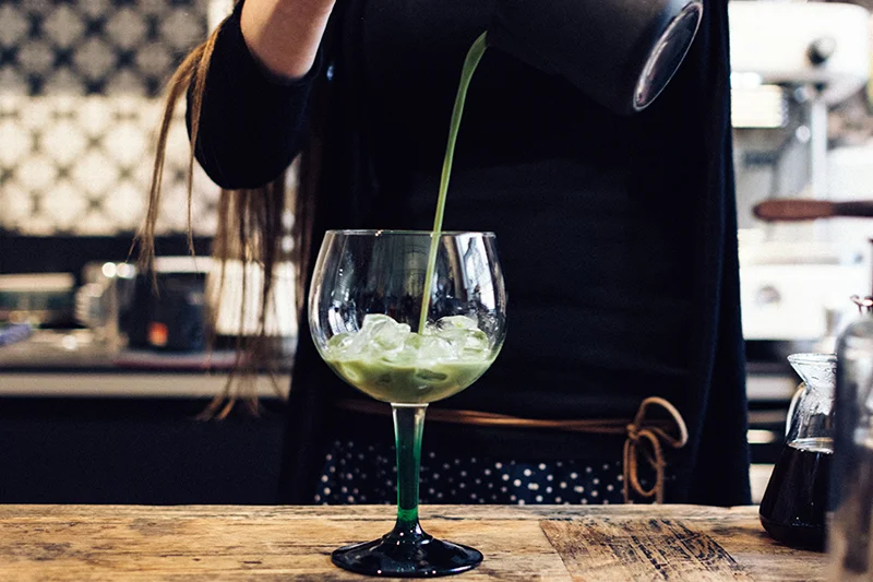 Koktajl z dodatkiem herbaty matcha.