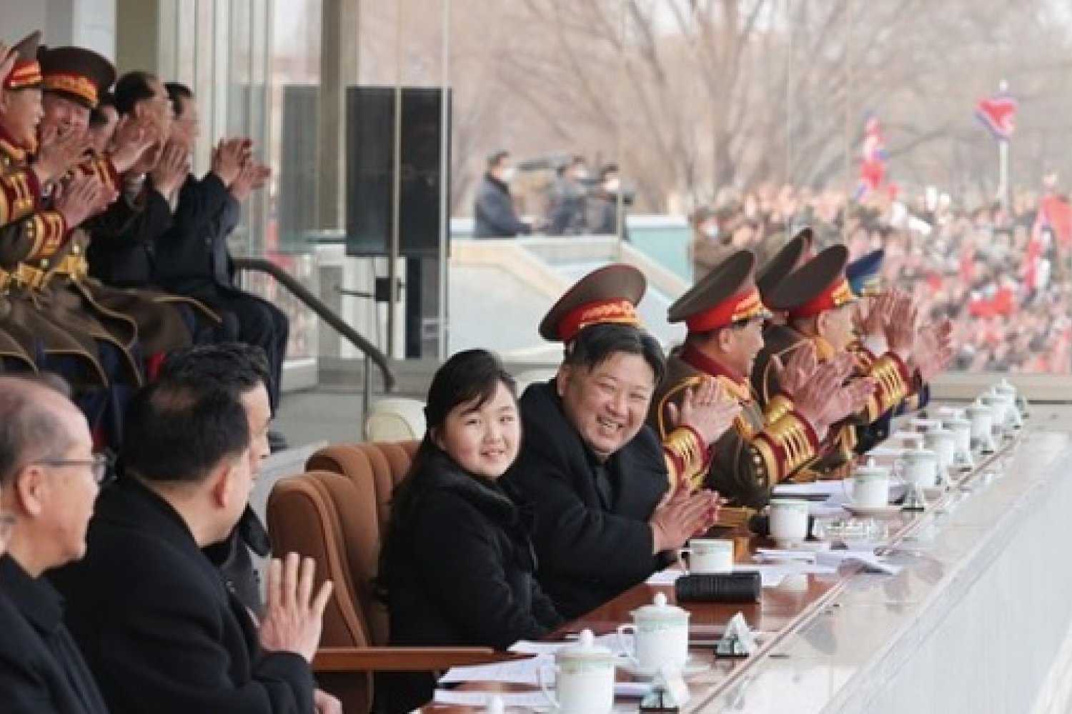Na zdjęciu Kim Dzong Un z córką