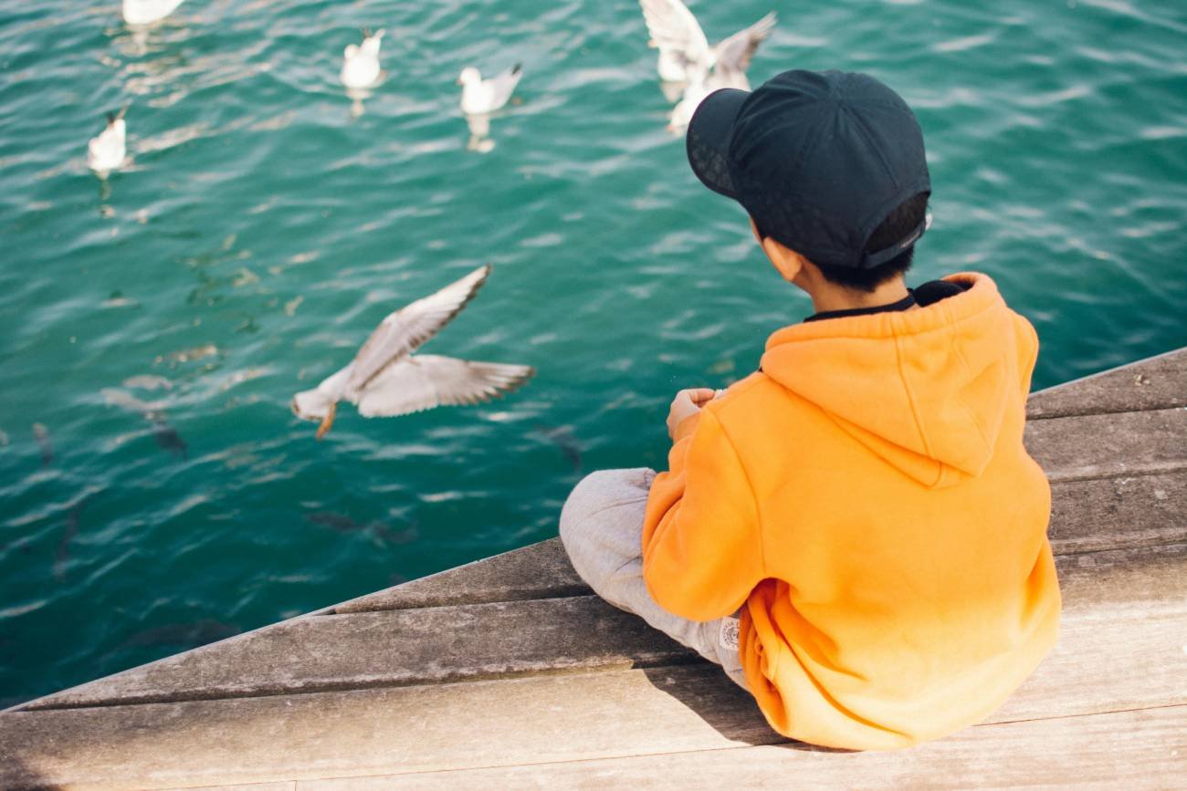 Miał być spokojny tydzień nad jeziorem. Ale matczyne wakacje to nie urlop – to darmowy etat