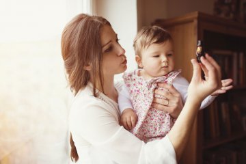 Wybór niani wiąże się z nadwyrężeniem domowego budżetu. Niewiele osób stać na taki komfort.