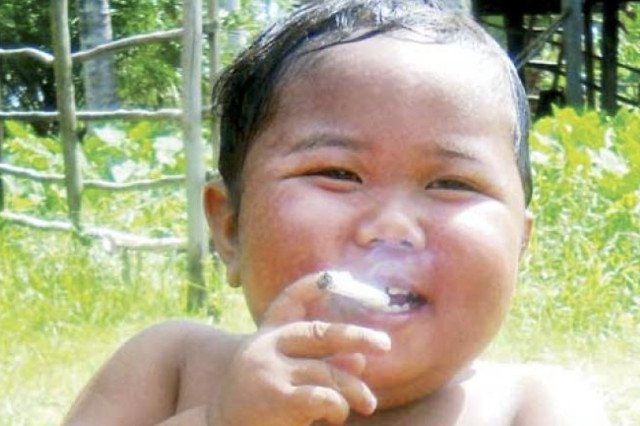 Ardi Rizal miał zaledwie dwa lata, a był uzależniony od tytoniu