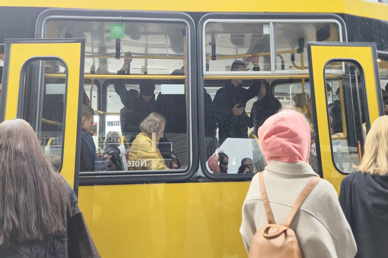 "Dziecko do wora, wór do jeziora". Sytuacja z tramwaju dowodem, iż nienawidzimy matek