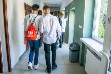 uczniowie szkoły podstawowej