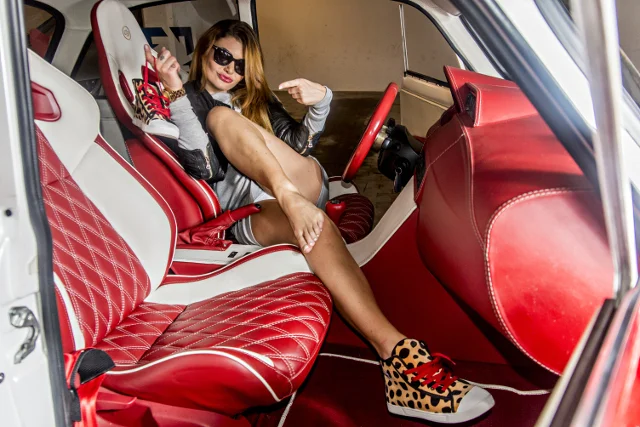 Fot. Michał Maćkowski / Przepis na stylówę na wolny, głośny wieczór ? LV, Gucci, sieciówka i SLIPPERSY.