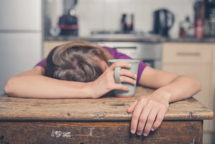 Jesteś ciągle zmęczona i wyczerpana? Może brakuje ci tych witamin i minerałów