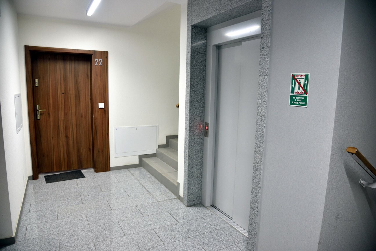 Lokalne współczesne społeczności żyją według praw, które wciąż sobie układamy.