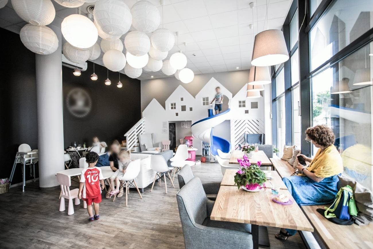 Moje dzieci w restauracji wiercą się i marudzą. Ale i tak je tam zabieram – powiem wam, czemu