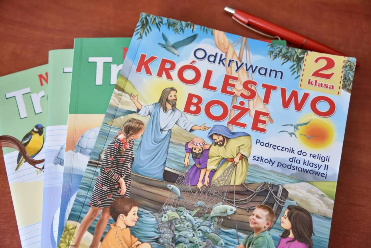 Podręcznik do religii w szkole podstawowej. Podręcznik do religii w szkole podstawowej.