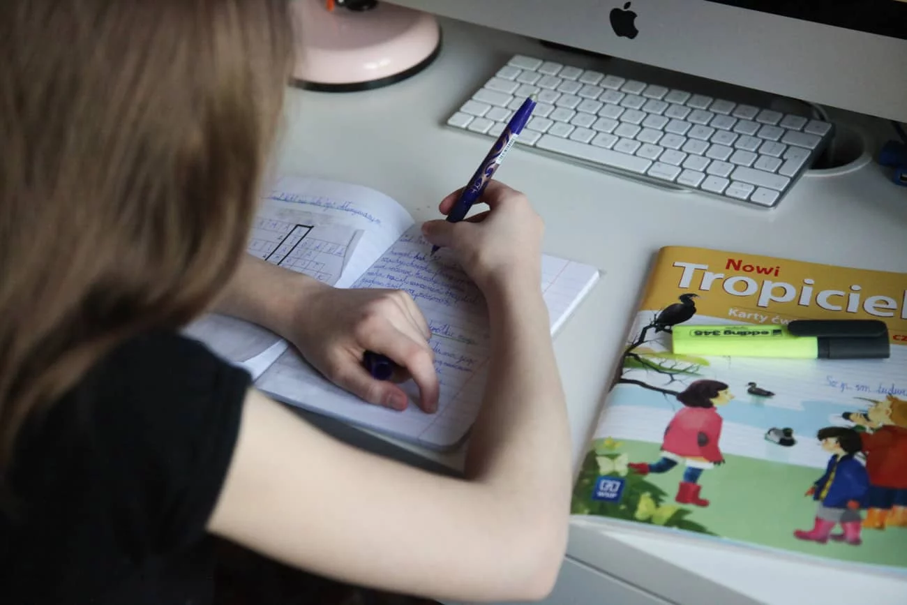 Nauka online w roku szkolnym 2020/2021 trwała od 24 października 2020 r. do 16 maja 2021 r..