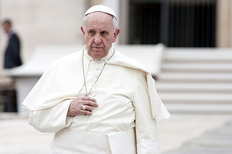 Papież Franciszek usankcjonował dostęp kobiet do funkcji liturgicznych. Reakcje internatów zadziwiają