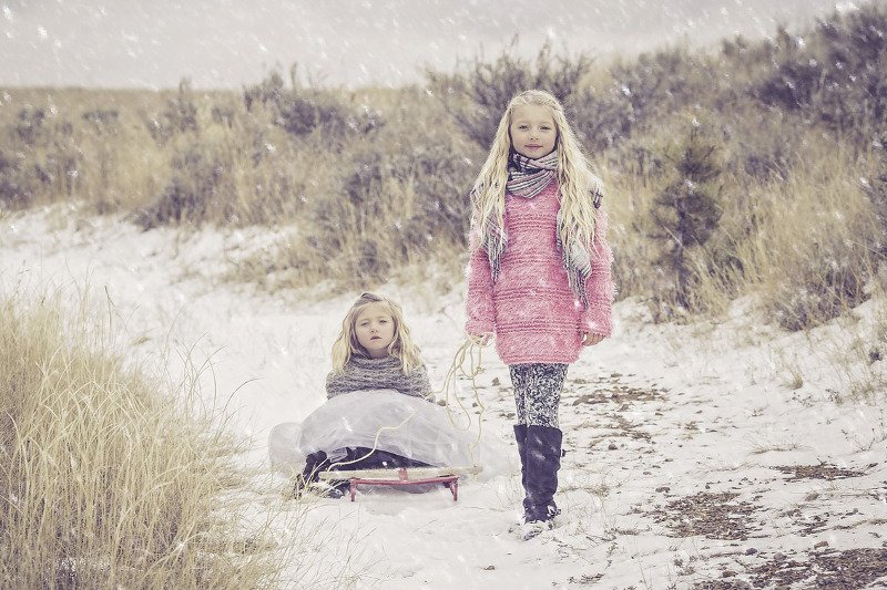 Fot. langll/ [url=https://pixabay.com/pl/siostry-%C5%9Bnieg-dziewczyna-dziecko-1109596/]Pixabay[/url] / [url=https://pixabay.com/pl/service/terms/#usage]CC0 Public Domain[/url] Siostra i brat to jedne z najważniejszych osób w życiu