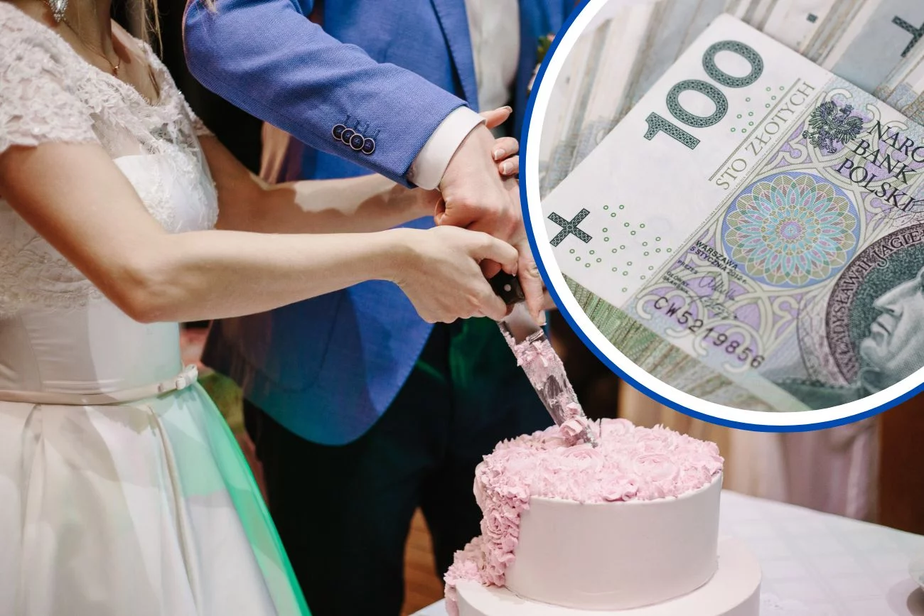 młoda para krojąca weselny tort