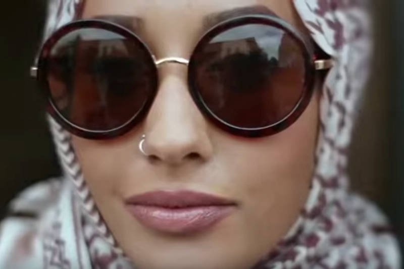 Mariah Idrissi, czyli pierwsza muzułmanka w hidżabie, która pojawiła się na reklamie popularnej marki odzieżowej