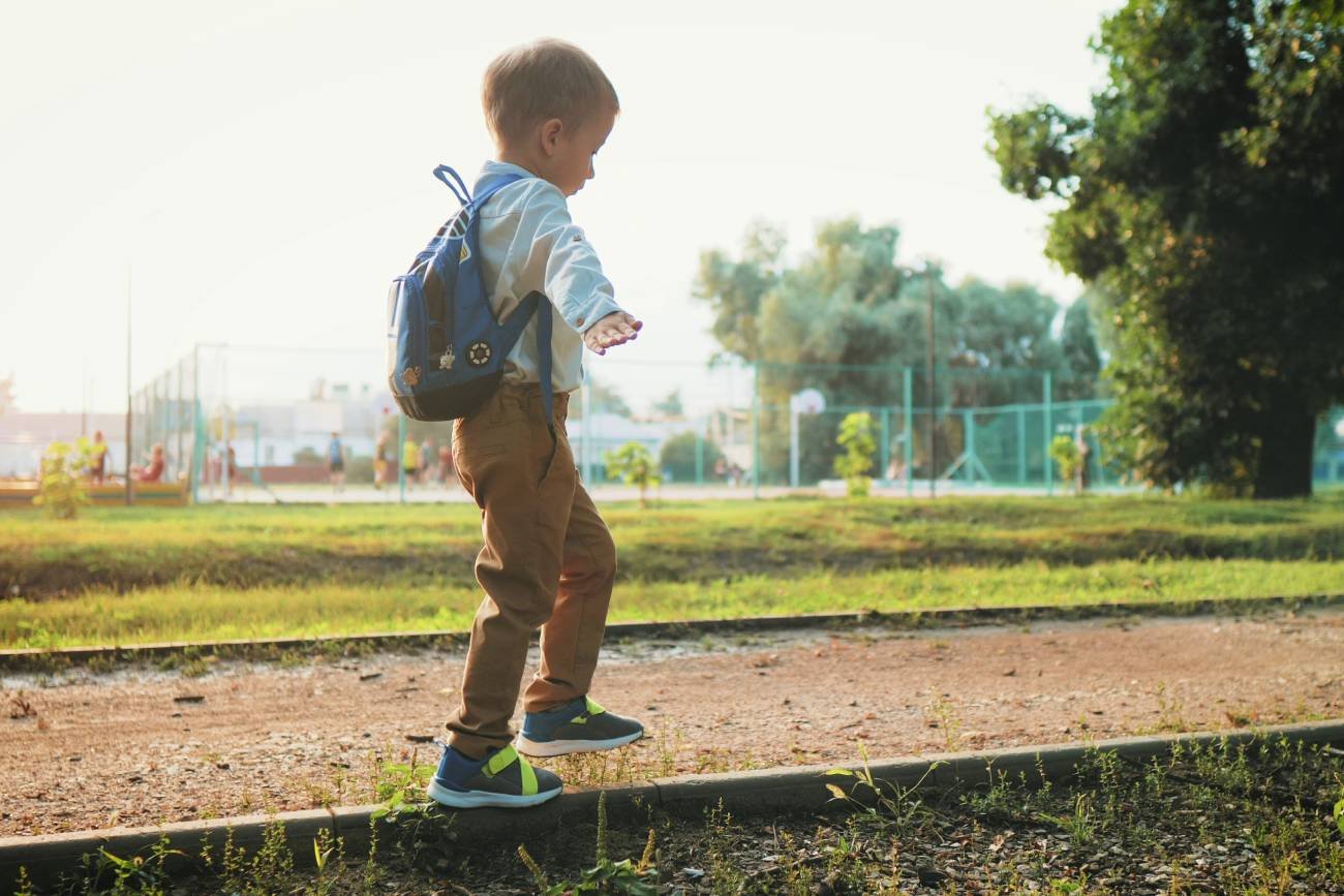 Dzieci boją się września, bardziej niż myślimy. "Rozmowa z synem mną wstrząsnęła"
