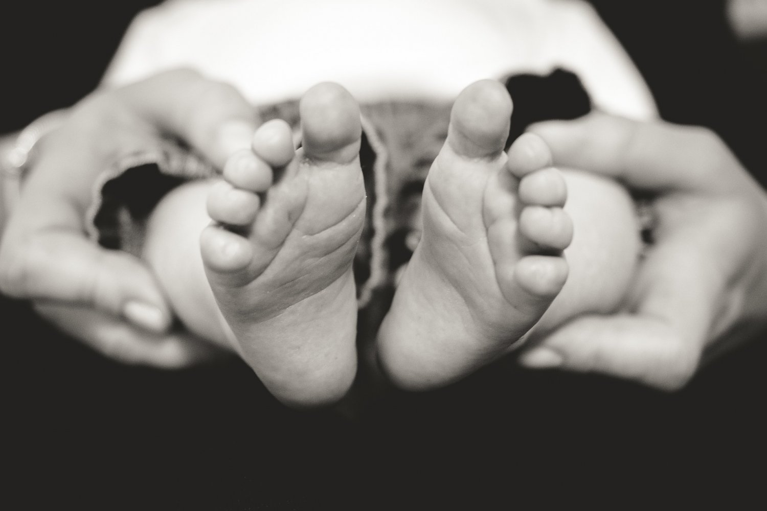 Fot. Pixabay.com / [url=https://pixabay.com/en/baby-child-feet-toes-925267/]StockSnap[/url] / [url=https://pixabay.com/en/service/terms/#usage]CCO Public Domain[/url]