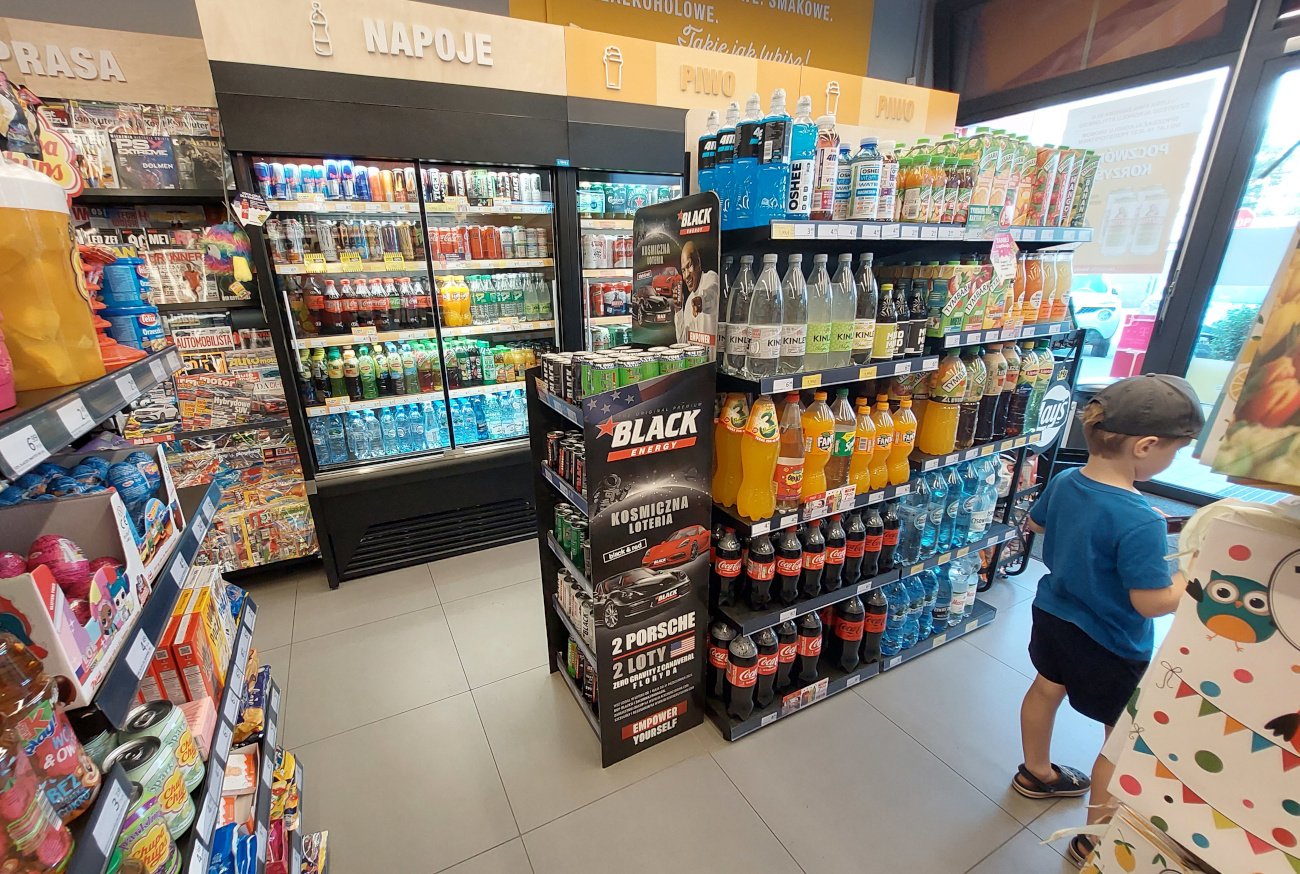 napoje energetyczne, nastolatki, sprzedaż, zdrowie
