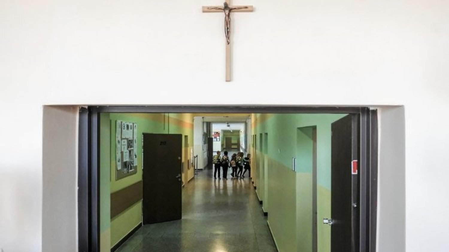 Katecheci otrzymali odznaczenie państwowe dla nauczycieli. Wręczono je w kurii