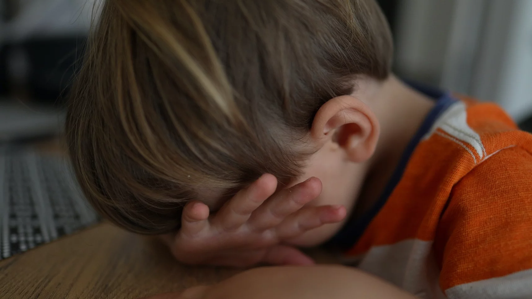 Nieśmiałe dziecko nigdy nie powinno tego usłyszeć. "To nie dodaje odwagi, odbiera jej resztki"