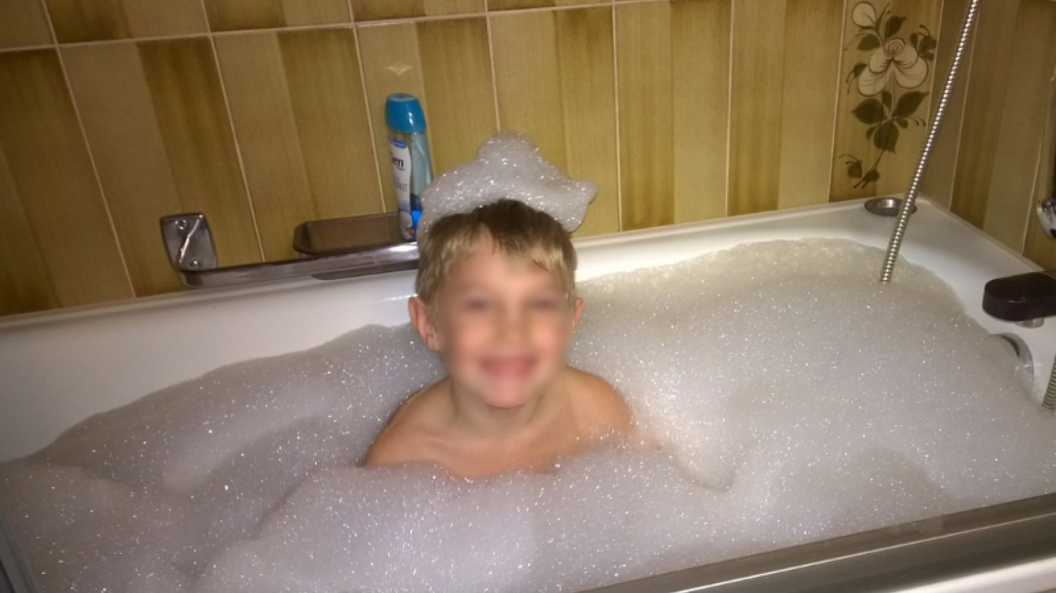 Rodzice zamieszczają nagie zdjęcia dzieci na Facebooku i nie widzą zagrożenia.