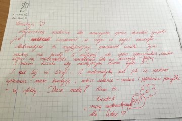 Uczennica opublikowała w internecie zdjęcie swojego sprawdzianu z matematyki. Reakcja nauczycielki zaskoczyła internautów.
