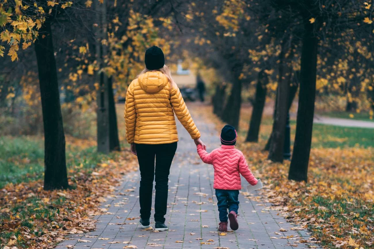 cierpliwość, nauka odpuszczania, mama pozwala sobie na odpuszczenie, poganianie dziecka