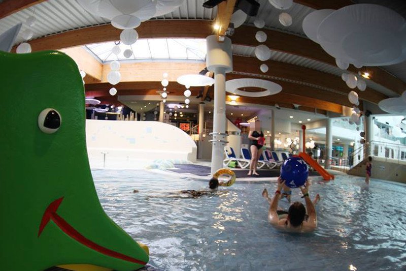 Afera na basenie w Sopocie. Przepisy kontra empatia.