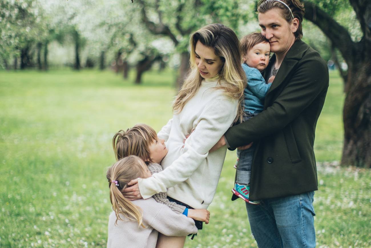 faworyzacja, tata faworyzuje dziecko, niesprawiedliwe traktowanie dzieci, faworyzacja dziecka