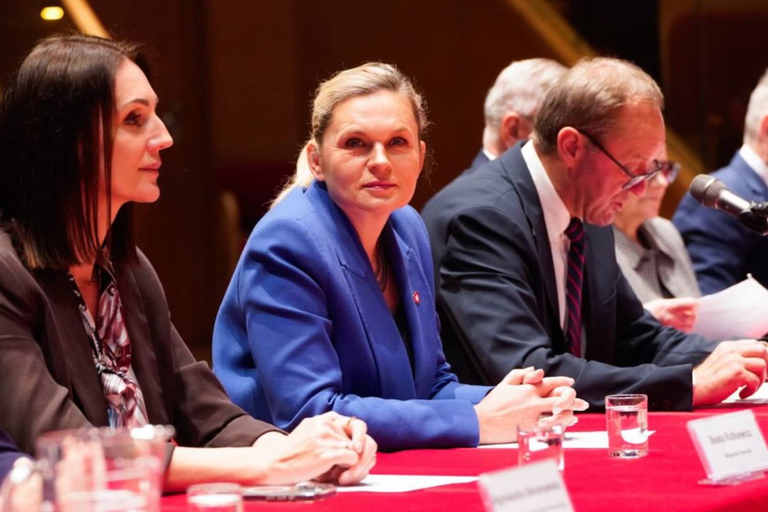 Barbara Nowacka podczas spotkania z mediami