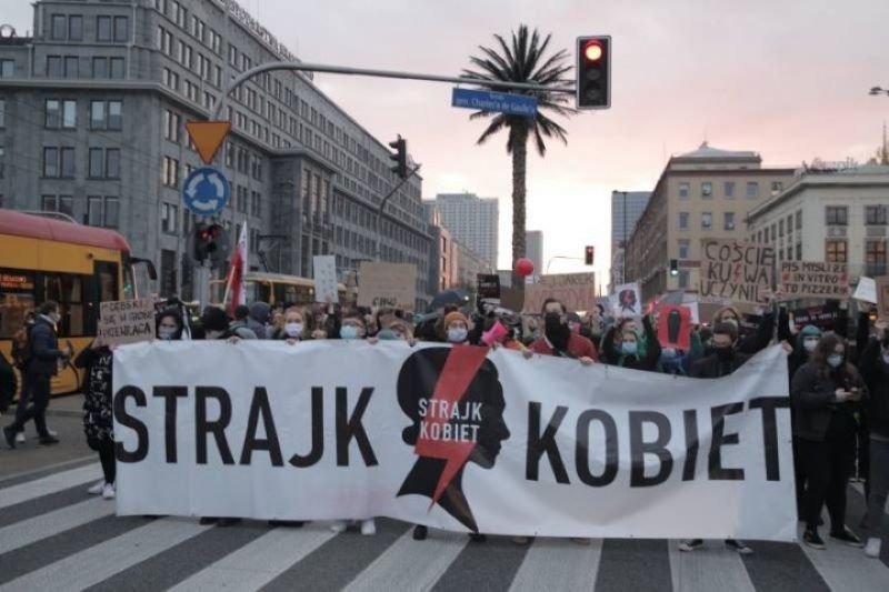 W trakcie protestów widać coraz więcej młodych ludzi