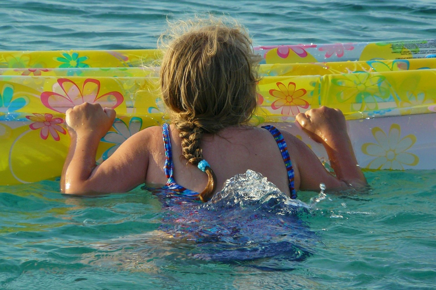 Trzylatek z Brzegu niemal utonął w przydomowym basenie.