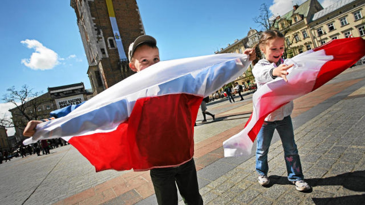 Patriotyzm nie musi być równoznaczny z demonstracjami, burdami i paleniem ulic