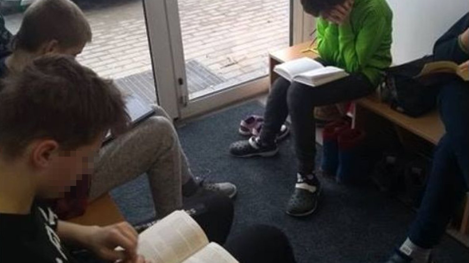 Coraz więcej polskich szkół praktykuje "czytanie bostońskie"