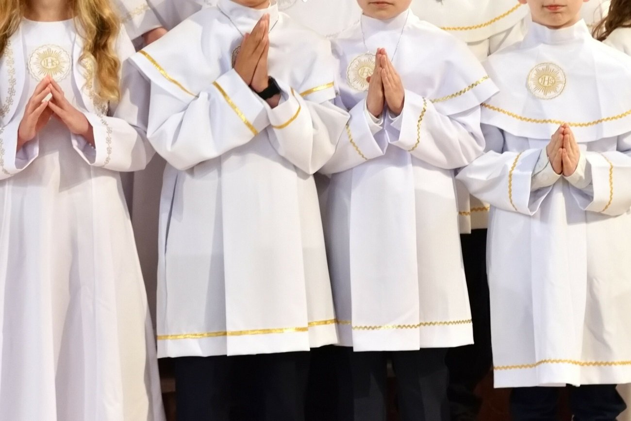 Taka Komunia to samo dno. Matka: "Mam dość tego wyścigu szczurów"