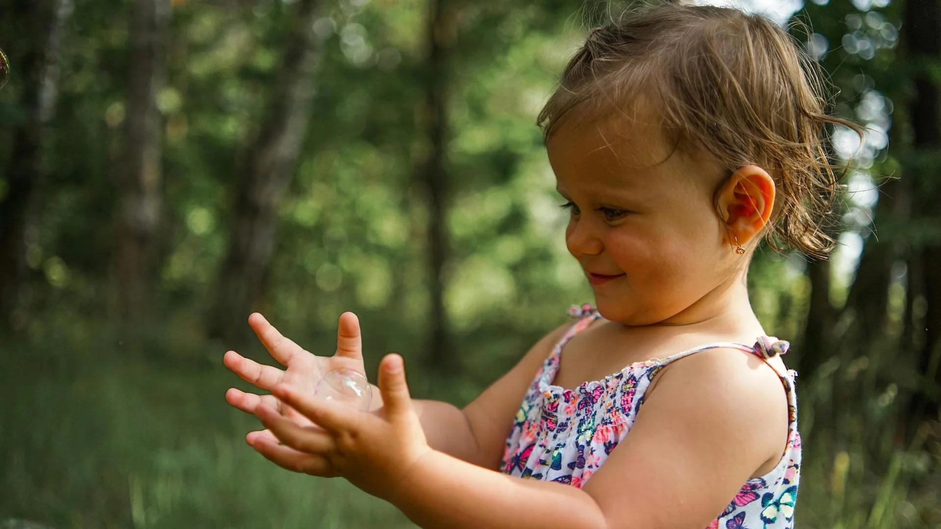 Pięć wspomnień z dzieciństwa, które kształtują nas na całe życie. Sprawiają, iż serce bije szybciej