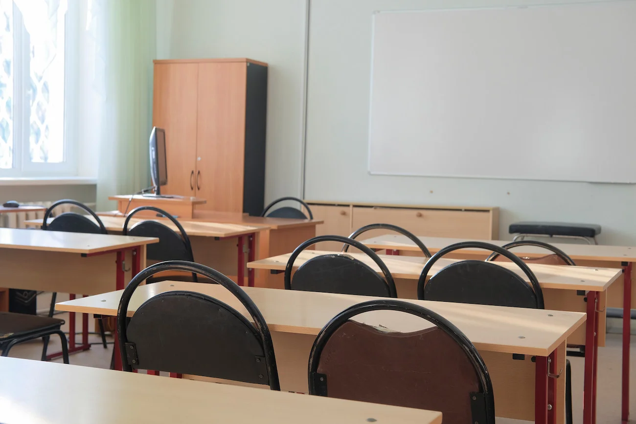 pusta klasa w szkole