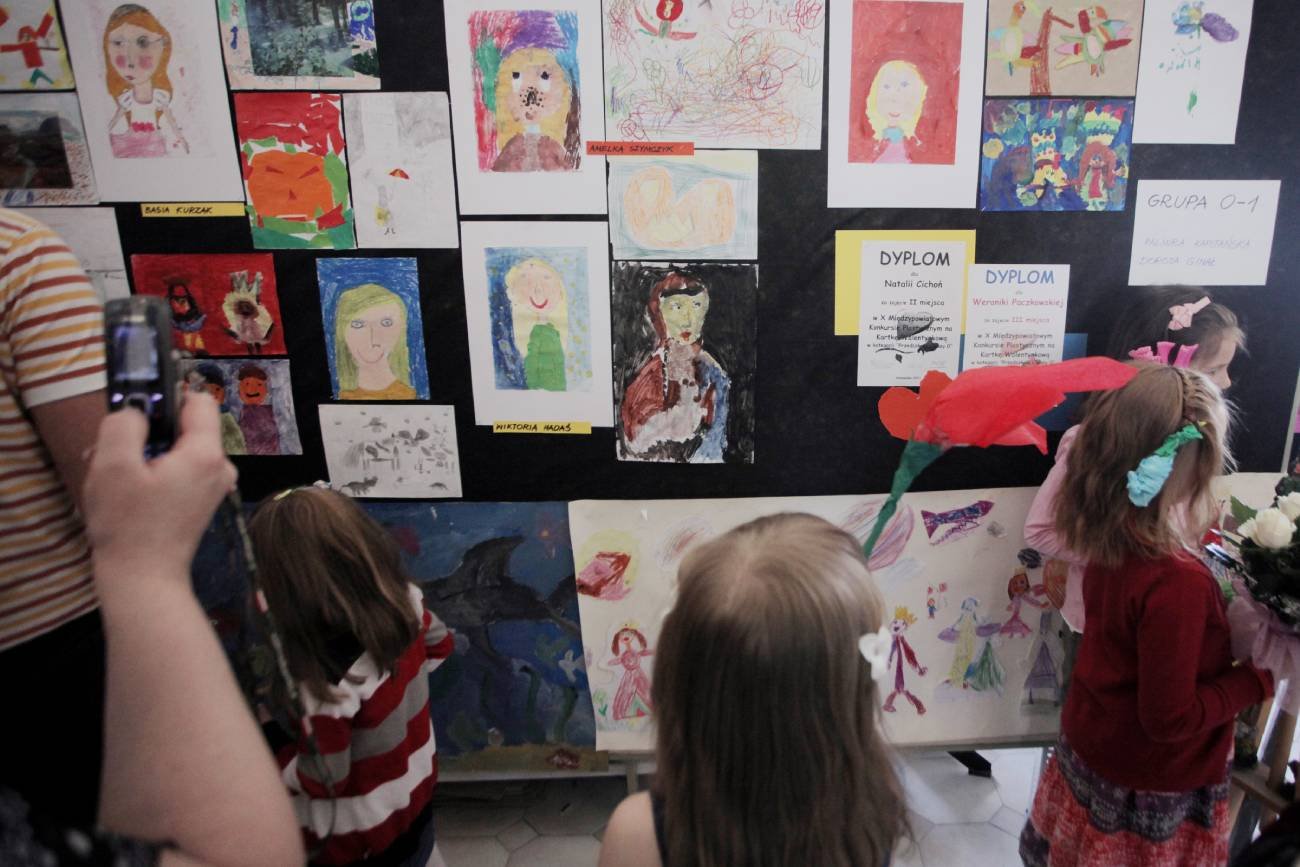 wystawa prac plastycznych w przedszkolu