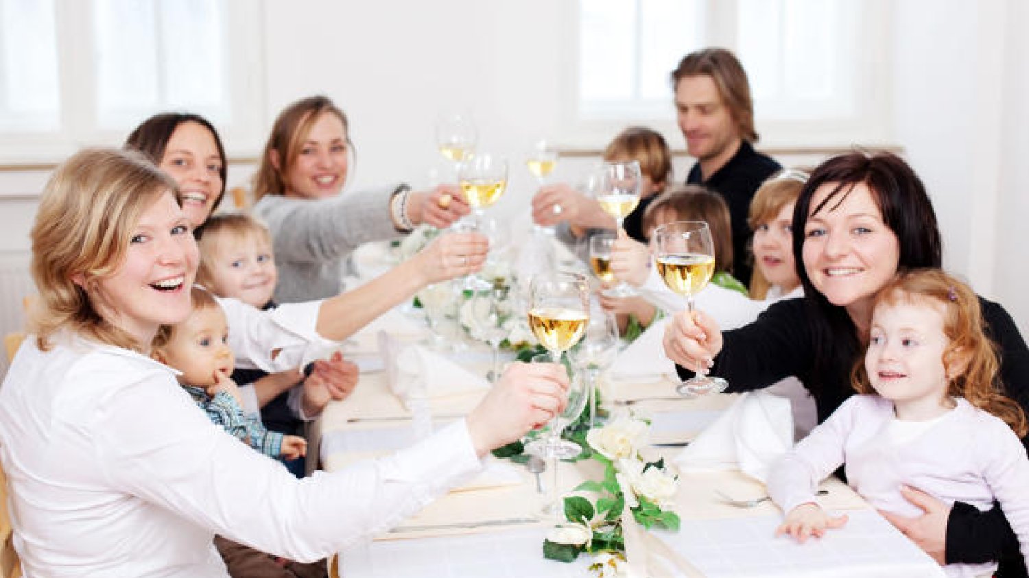 Czy dzieci, które widzą pijących rodziców wyrosną na alkoholików? Czy przeciwnie - nauczą się pić odpowiedzialnie?