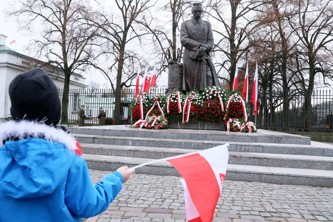 Świętowanie niepodległości to uczenie dzieci patriotyzmu.
