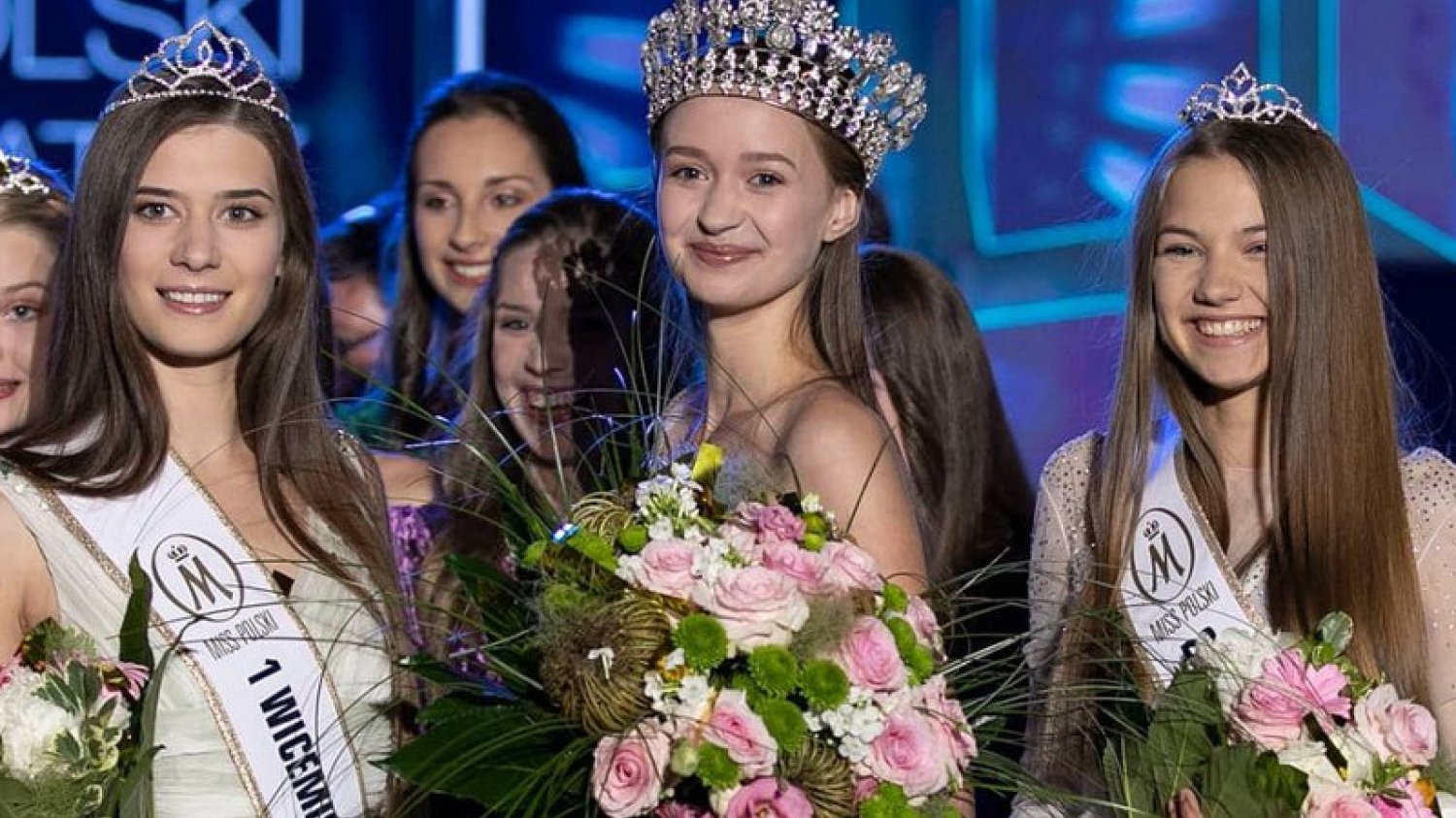 Zuzanna Poteraj (w środku) wygrała konkurs Miss Nastolatek 2018