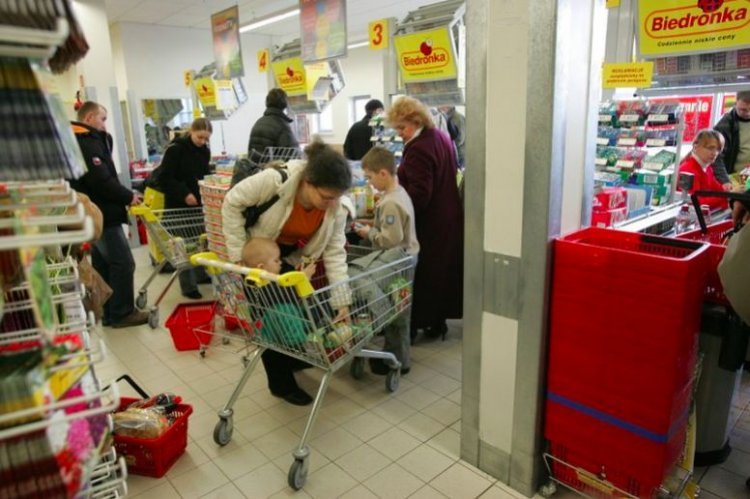 Ludzie traktują dzieci, jak dobro narodowe i chętnie wtrącają się do wychowania nawet tych całkiem obcych.